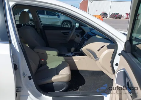 2016 Nissan Altima 2.5 Sv z USA, uszkodzony, nr VIN 1N4AL3AP2GC196241